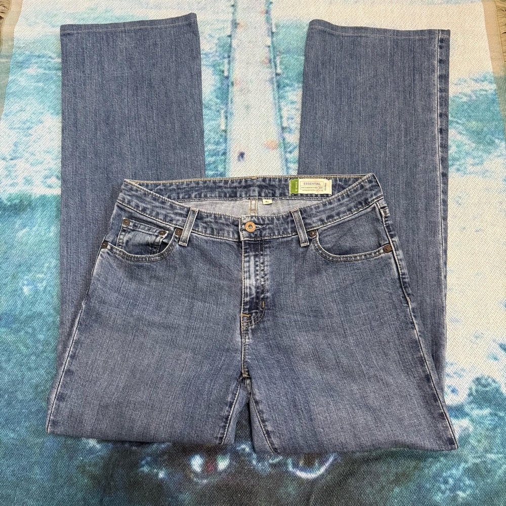 Vintage Gap Essential Bootcut Blue Jeans. Sz. 6 Long.